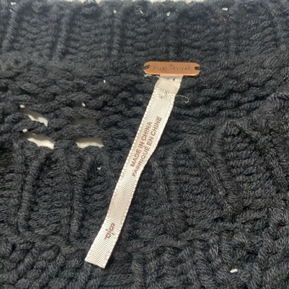 Free People knit top. Size small/petite - Picture 3 of 5